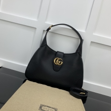 Gucci Hobo Bags